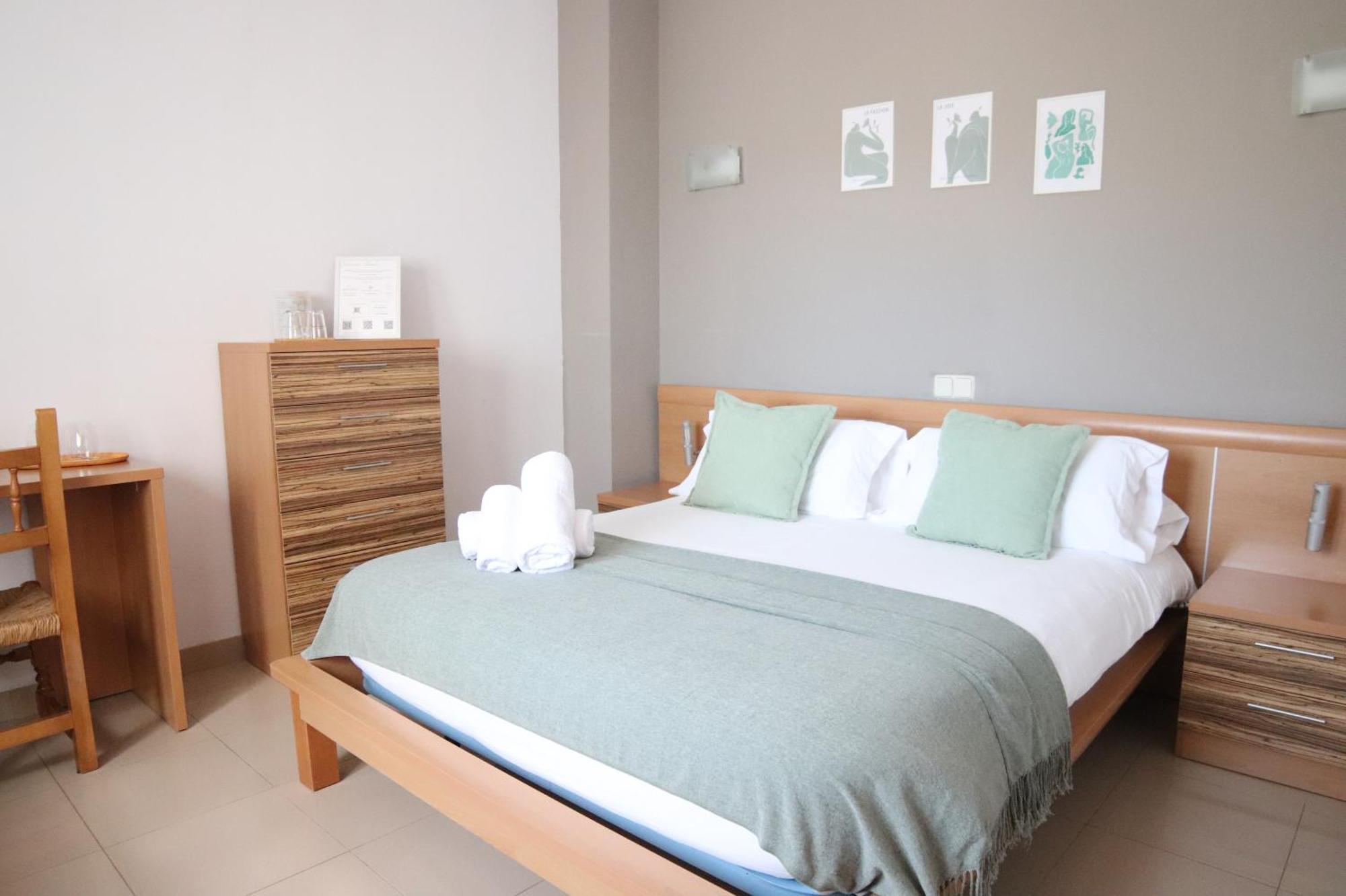 Hostal-Casa Rural Rosa-Nonna Сигуенца Екстериор снимка