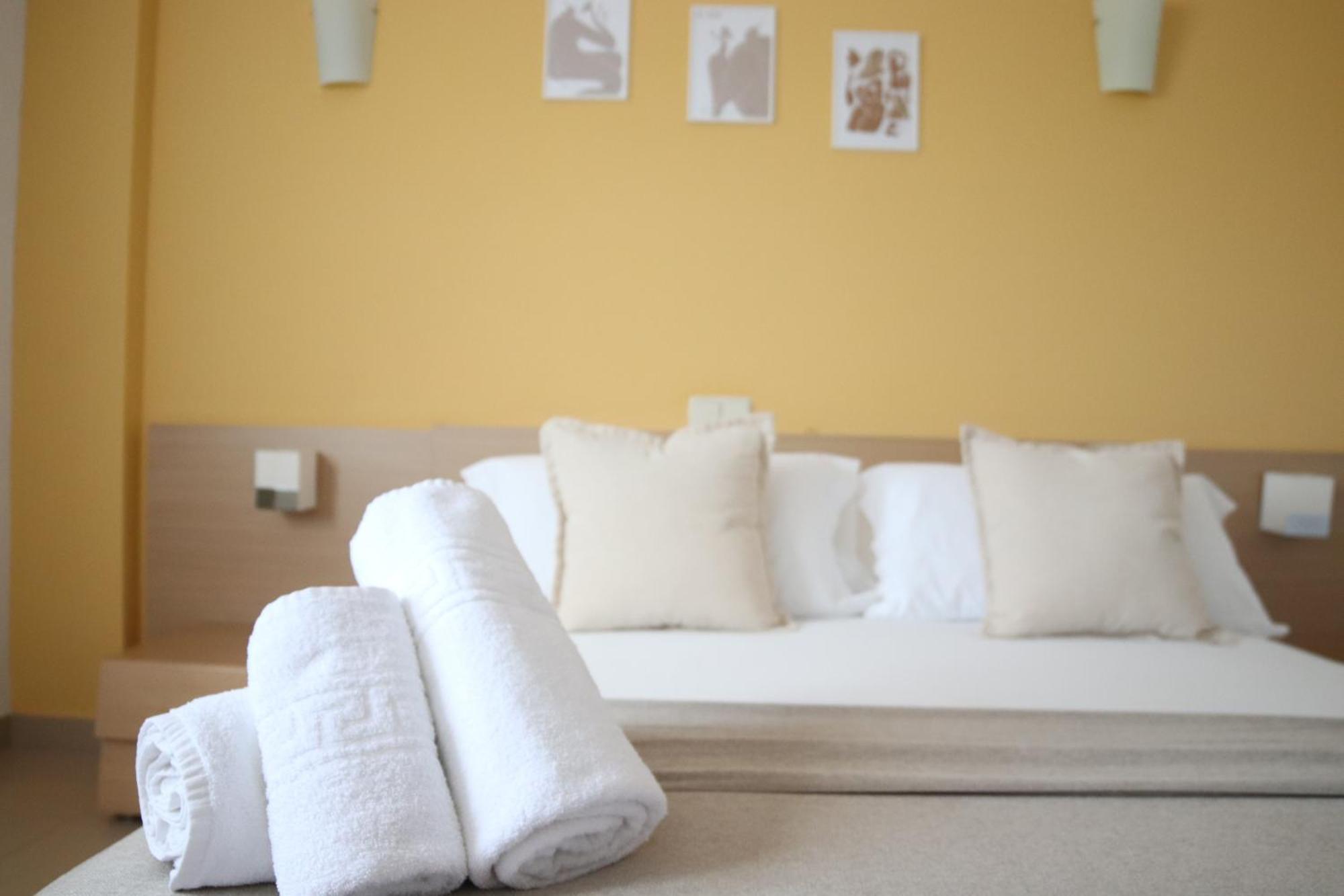 Hostal-Casa Rural Rosa-Nonna Сигуенца Екстериор снимка