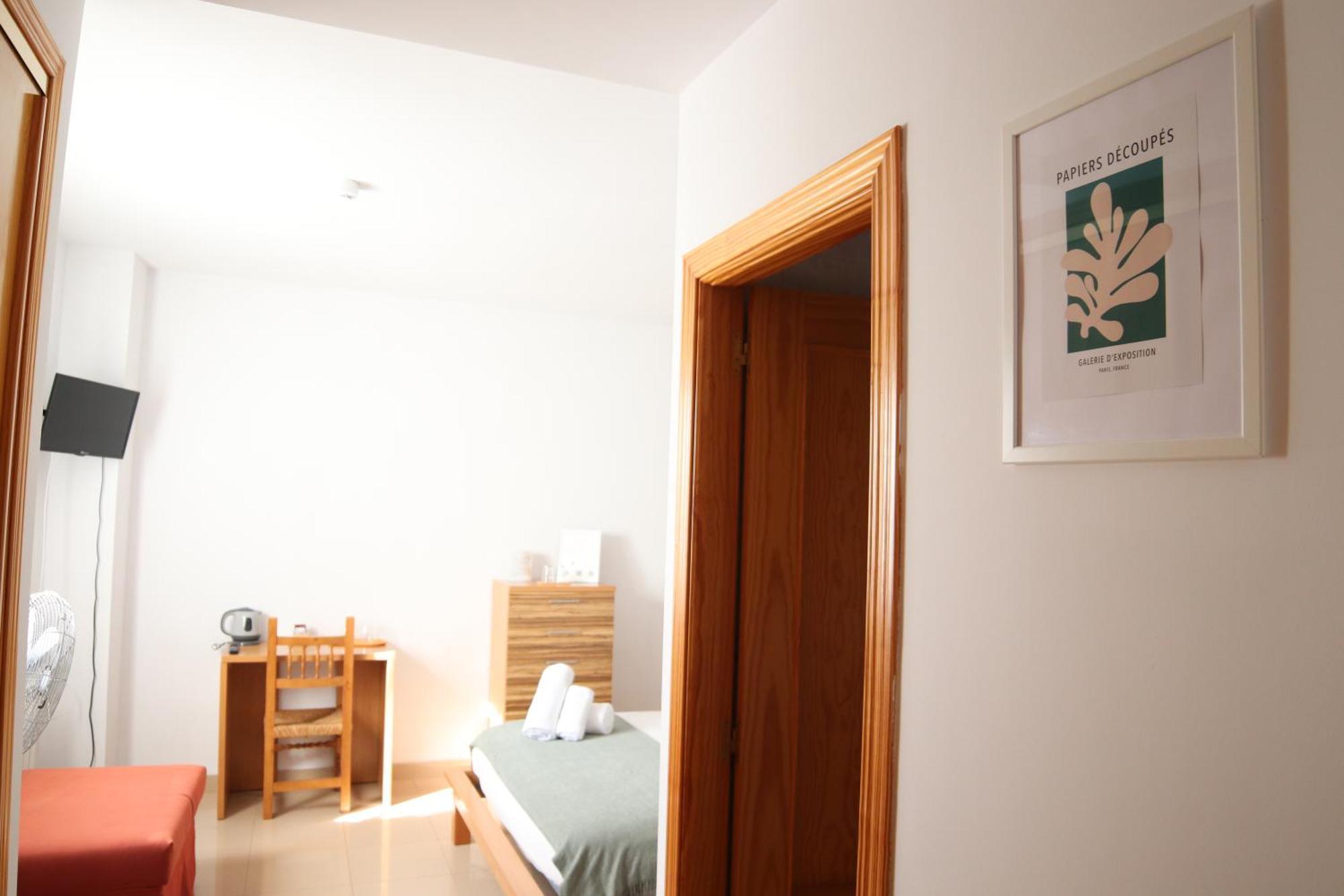 Hostal-Casa Rural Rosa-Nonna Сигуенца Екстериор снимка