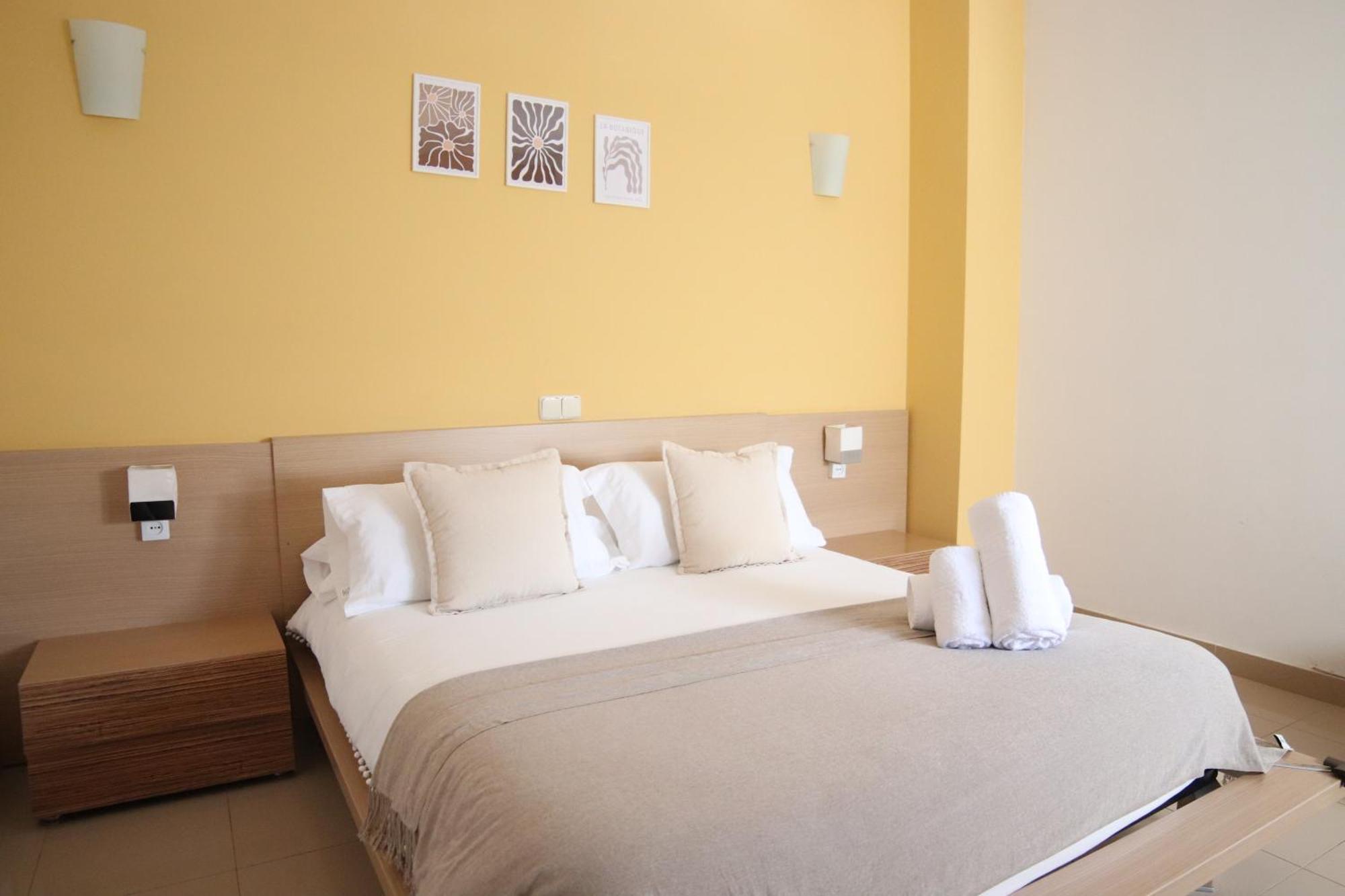 Hostal-Casa Rural Rosa-Nonna Сигуенца Екстериор снимка